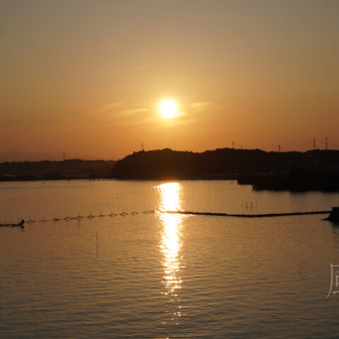 小松 アツヒト「夏至の朝日」